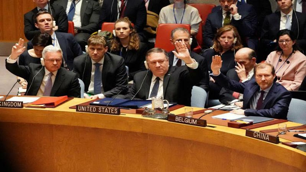 Der Druck wächst: Wie lange hält Venezuelas Machthaber Maduro noch durch?