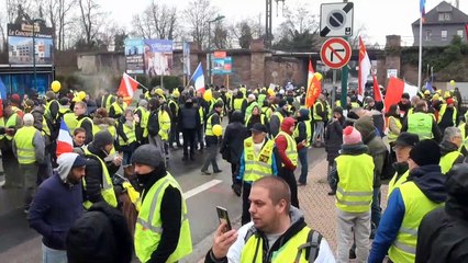 Gilets jaunes à Saint-Louis: l'après-midi en images