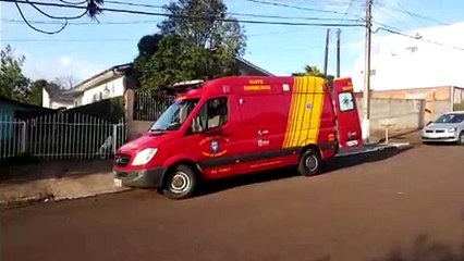 Idosa de 82 anos fica ferida após sofrer queda