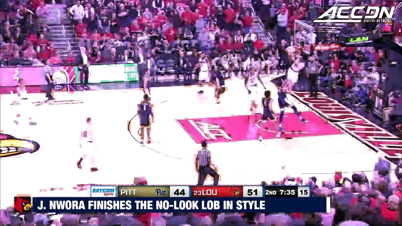 Louisville's Jordan Nwora Dunks Down The No-Look Lob