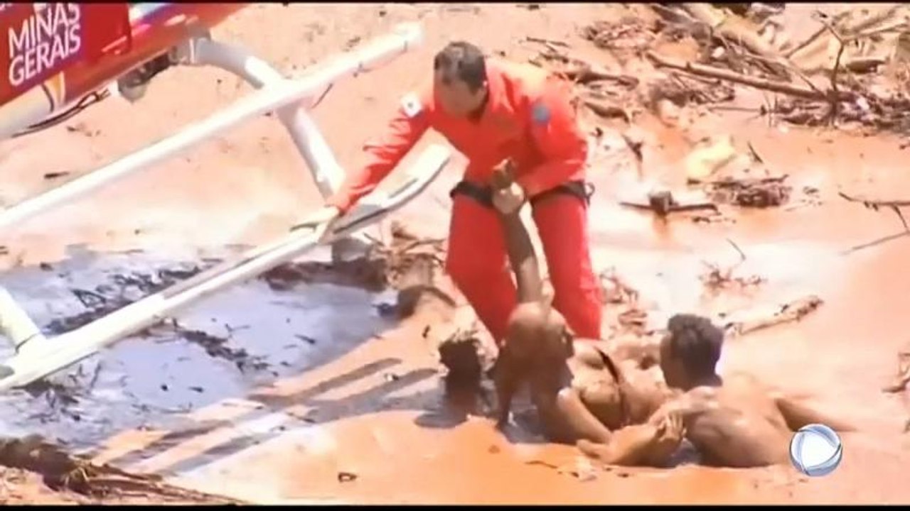 Roter Schlamm: Viele Tote, 300 Vermisste nach Dammbruch