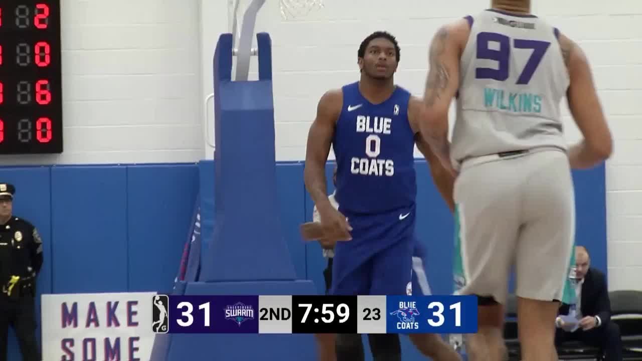 Cameron Oliver flies in for the alley-oop slam