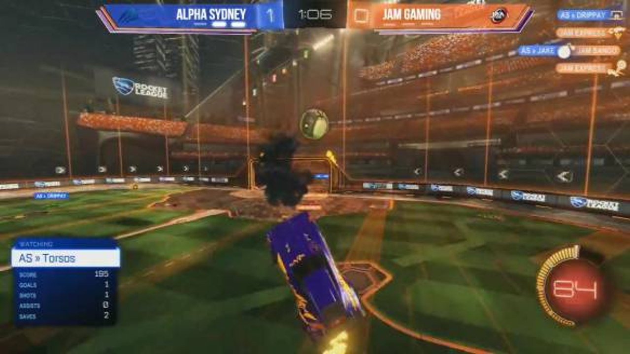 Torsos freestyle up for a beautiful backboard double touch