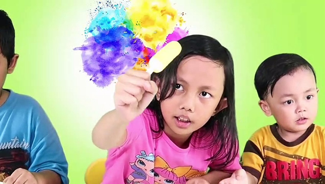 Makan Es Krim Monkey Banana - Drama Oca Athar Pesta makan es krim banyak