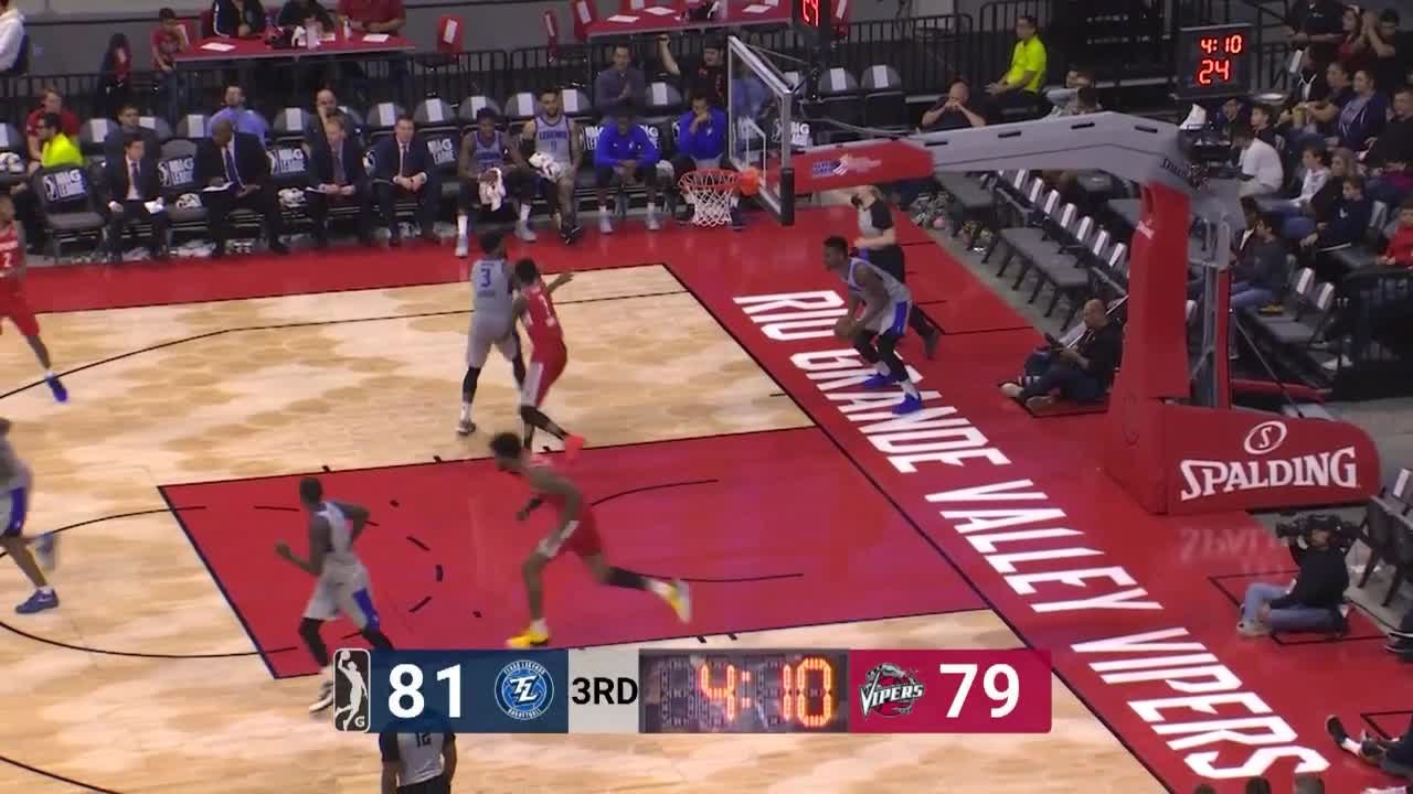 Chris Walker throws it down!