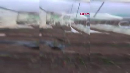 Antalya'da Fırtına ve Yağmur Etkili Oluyor