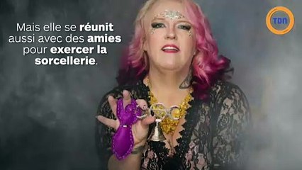 Une sorcière jette un sort pour retrouver son scooter