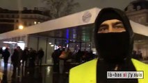 Un gilet jaune se fait arrêter en pleine interview