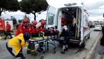 Lastiği Patlayan Kamyonet Takla Attı Sürücü Yaralandı