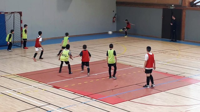 MATCH AMICAL EN SALLE U10/U11 EN FACE U12/U13