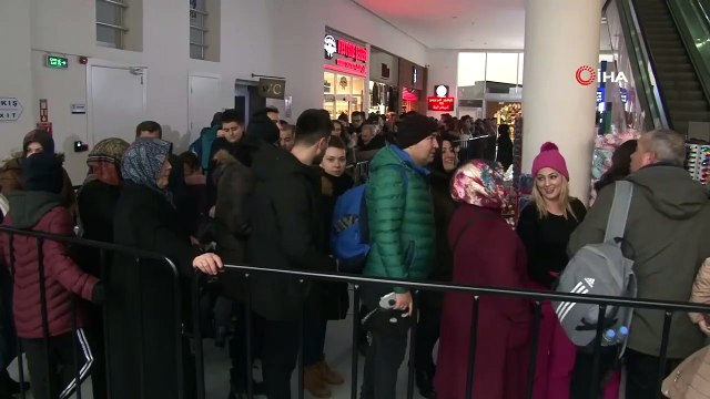 Teleferikle Uludağ’a Çıkmak İçin Saatlerce Kuyrukta Beklediler