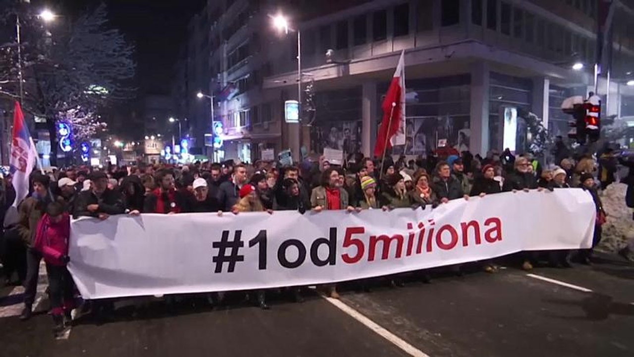 Zum 8. Mal in Folge: Demo in Belgrad gegen Vučić