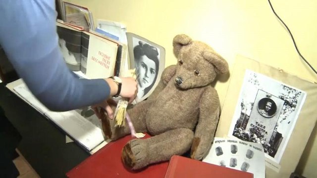 Осталась одна Таня