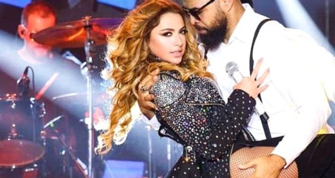 Hadise, Transparan Kıyafetiyle Sosyal Medyayı İkiye Böldü