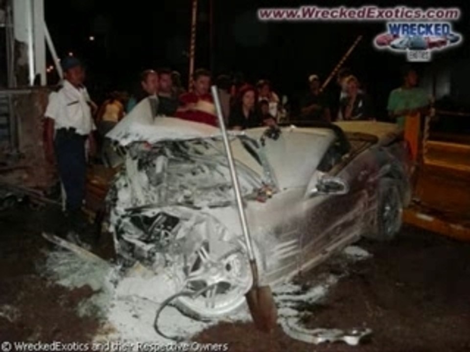 voiture de luxe accident crach casse