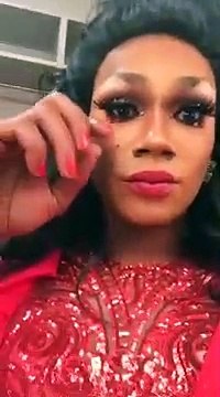 Chi Chi Devayne and Latrice Royale at a Drag Queen Christmas tour