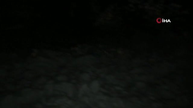 Hakkari-Van Karayoluna Çığ Düştü, Onlarca Araç Yolda Mahsur Kaldı