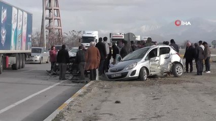 Ereğli'de İki Otomobil Çarpıştı: 5 Yaralı