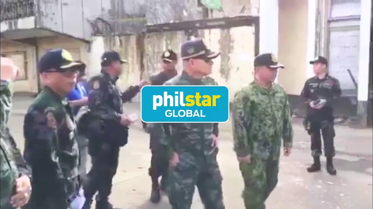 PNP chief Oscar Albayalde inspects scene of explosion in Jolo, Sulu