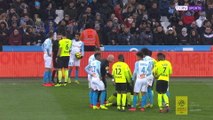 The explosion of firecrackers stop the match in the Velodrome