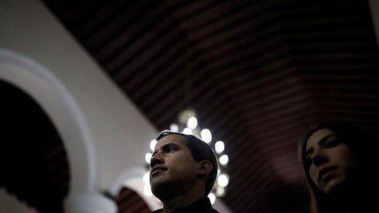 «Μάχη» για τον έλεγχο του στρατού
