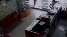 Motosikletiyle dükkana daldı, “Yabancı değilim ağabey” dedi