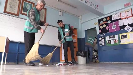 Denetimli serbestlik hükümlüleri okulların bakımını yapıyor - KÜTAHYA