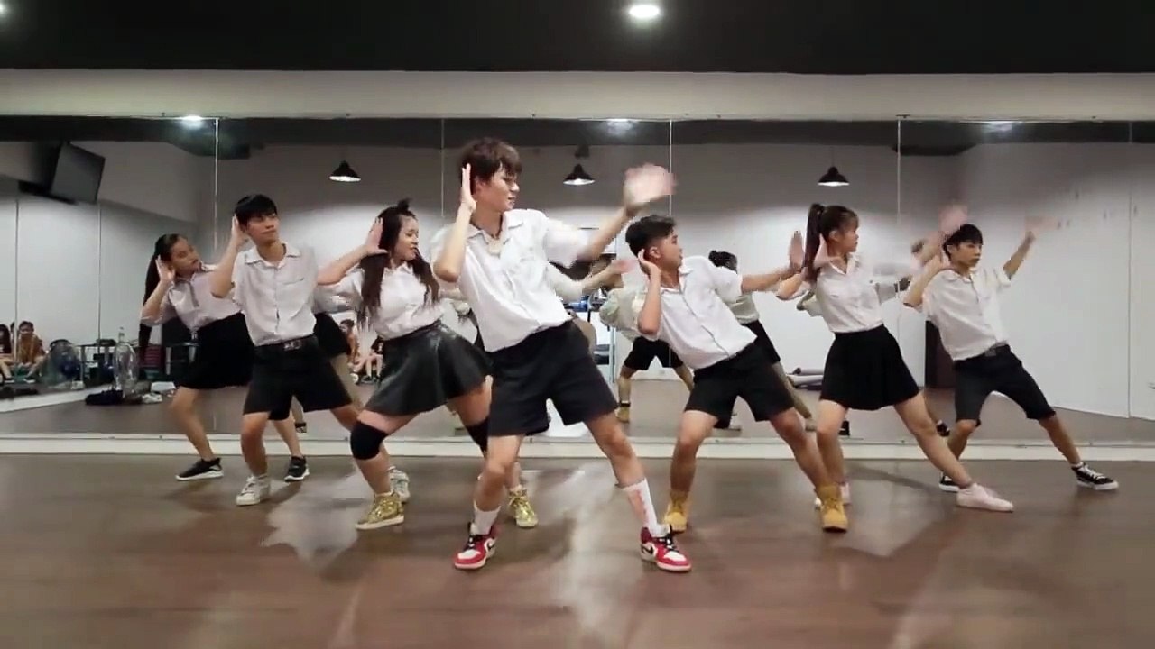 Sẻ chia từng khoảnh khắc (nhảy đồng diễn) 2019