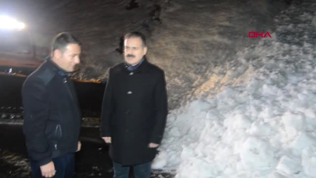 Hakkari - Çığ Düşmesi Sonucu Mahsur Kalan Anne ve Bebeğini Jandarma Kurtardı