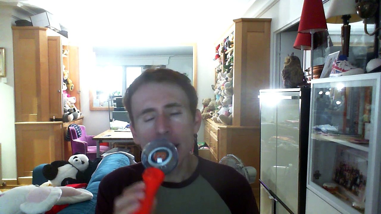 Wiwi égratigne "un quart de piasse" de Vincent Vallières