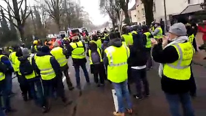 Alain Cocq évacué lors de l'acte XI des gilets jaunes