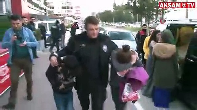 Bahşiş alamayınca gelin ve damada kabusu yaşattılar