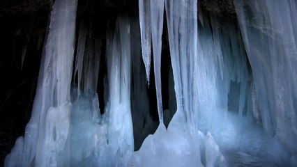 [영상] 하늘로 솟는 역고드름 / YTN