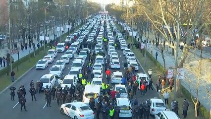 Télécharger la video: Spaniens Taxifahrer protestieren wieder – aber nicht in Barcelona