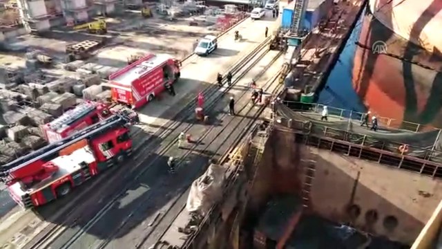 GÜNCELLEME - Tuzla tersaneler bölgesinde gemi yangını (2) - İSTANBUL