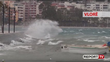 Download Video: Report TV - Mot i keq në Vlorë e Durrës/ Pezullohen lundrimet, shkak era e fortë