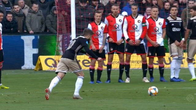 لقطة: الدوري الهولندي: شوني يصعق فينورد بركلةٍ حرّة خاطفة للأنفاس