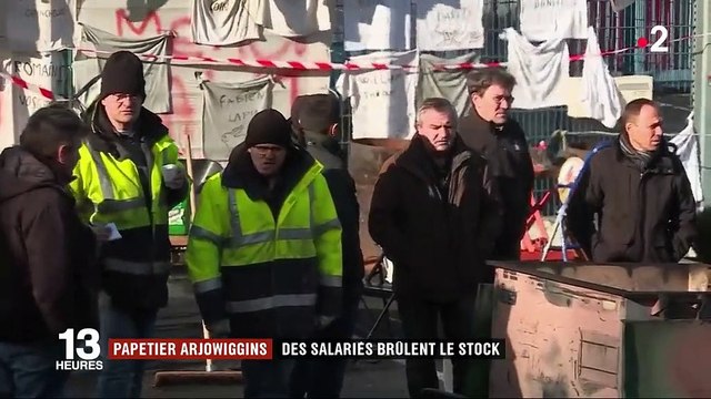 Obligés de se fâcher pour qu'on puisse nous écouter : les employés d'Arjowiggins menacent de brûler le papier pour les cartes grises ou les passeports...