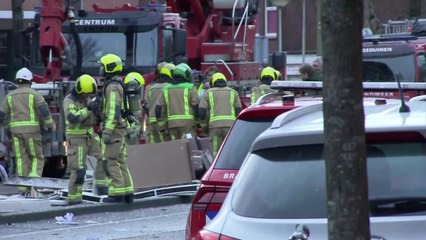 네덜란드 가스폭발로 주택 붕괴, 1명 매몰 / YTN