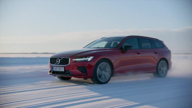 Volvo V60 T8 Twin Engine - Driving Video