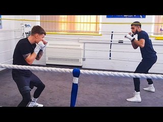 How a WORLD CHAMPION BOXER warms up | Head movement drill