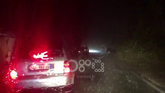 Ora News- Polumbarët nisin kërkimet në lumin Drin për gjetjen e trupit të peshkatarit