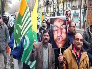 Paris Pakistani and Kashmiri protest for ongoing aggression in Kashmir