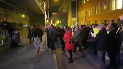 Los taxistas protestan frente al Palacio de los Deportes de Madrid
