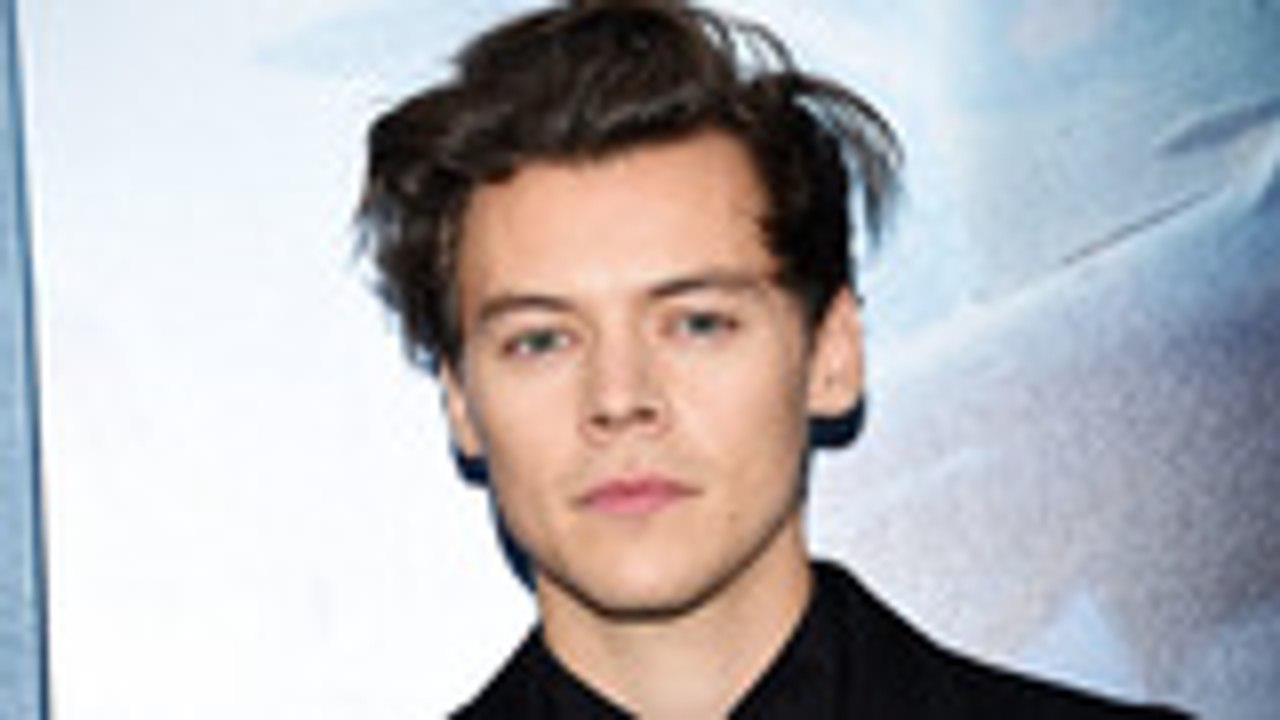 Singer Kelsy Karter Gets Harry Styles' Face Tattooed on Her Face | Billboard News