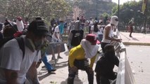 Denuncian la detención de más de 80 niños en protestas contra Maduro