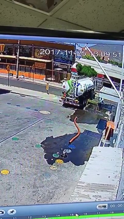 Le chauffeur a oublié d'actionner le frein à main de son camion citerne