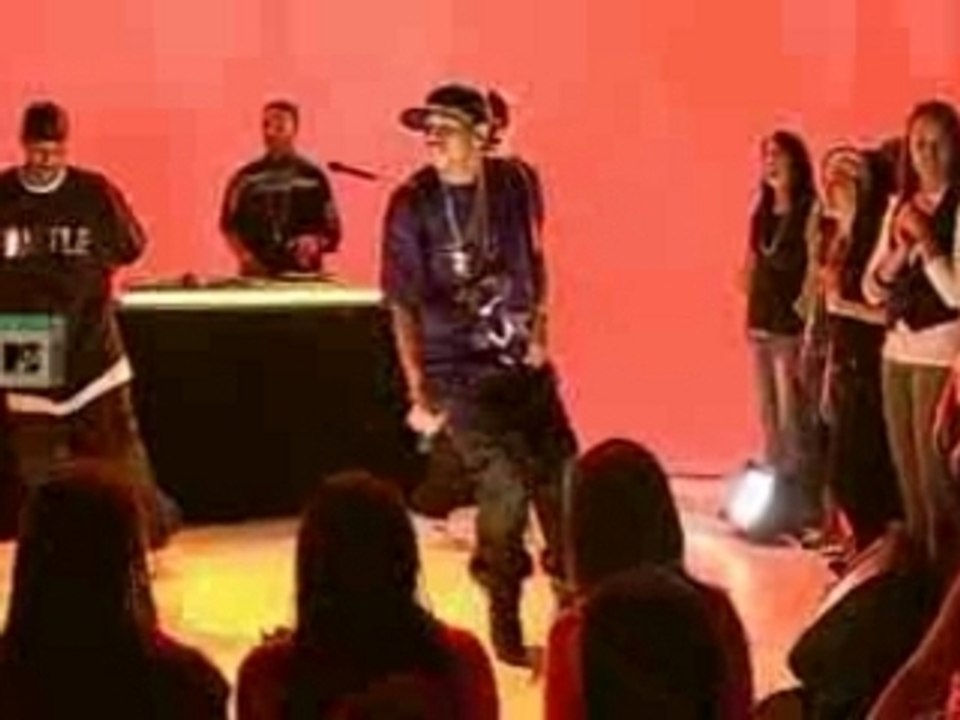 Chris Brown - Excuse me miss - Yo (Live)