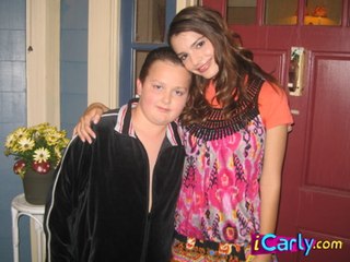 Emily Ratajkowski was on iCarly Before Her Modeling Career Took Off