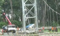 Jembatan Gantung Penghubung Serang dan Tangerang Putus